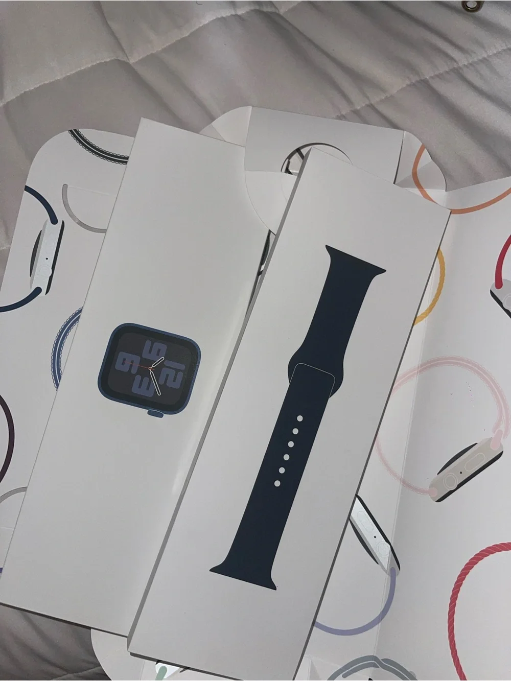 Brand NEW APPLE WATCH SE - GPS+ cellular (2024) midnight aluminum case sport ban